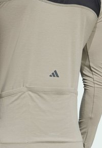 adidas Performance  THE GRAVEL  srebrny