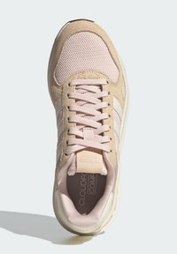 adidas Performance Silniční běžecké boty - quartz off white crystal sand