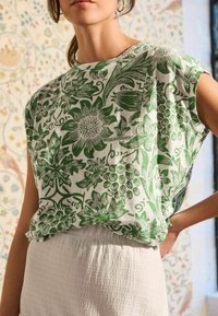 Next CREW NECK - Marškinėliai su spaudiniu - green william morris print