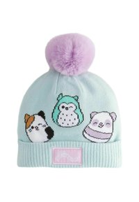 Bonnet tricoté bleu clair avec des motifs d'animaux : un panda, un hibou et un autre ours. Pompon violet sur le dessus et bande côtelée avec un patch logo.