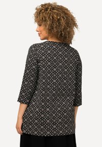 Ulla Popken 3/4 SLEEVE   - Langarmshirt - black