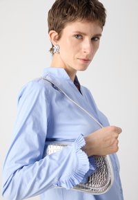 Mos Mosh PLEAT SHIRT - Camicia - brunnera blue