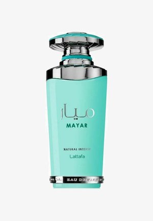Läpinäkyvä turkoosi parfyympullo hopeakaulalla, jossa on brändin nimi "Mayar" ja "Natural Intense" erottuvalla tekstillä.