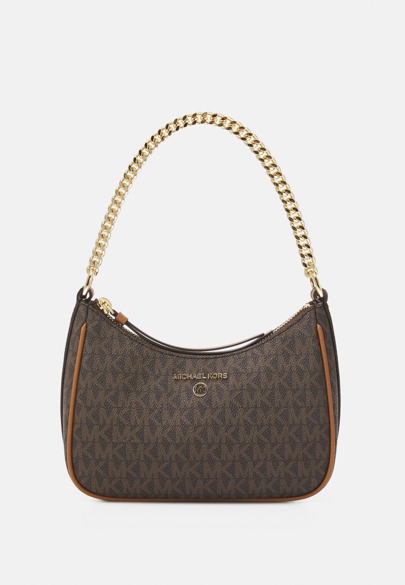 Braune Stoffhandtasche mit einem goldenen Kettenriemen, ausgestattet mit einem Logo-Print, einem Reißverschluss und einem kontrastierenden braunen Rand entlang der Kanten.