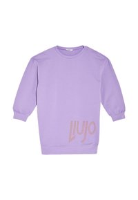 Felpa lavanda con maniche lunghe, polsini a costine, colletto a girocollo e logo "LIUJO" in borchie rosse in basso a destra. Tessuto morbido e leggero.