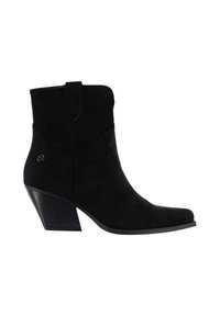 Stivaletto alla caviglia in suede nero con punta appuntita, tacco inclinato e cuciture decorative. Presenta una linguetta per facilitare la calzata e un emblema metallico sul lato.