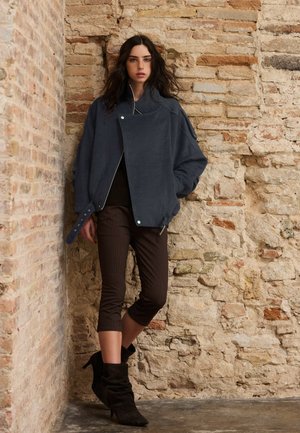 Stradivarius, BELTED FLAP JACKET - Veste légère - mottled dark grey