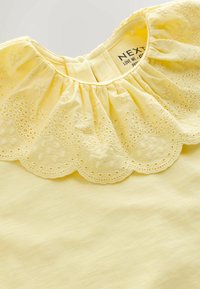 Nem kiválasztott, yellow