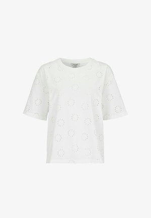 Hvid kortærmet bluse med rund halsudskæring og huller i cirkulære mønstre, jævnt fordelt over stoffet.