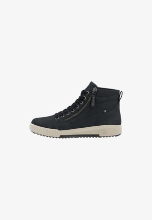 Czarny wysokotopowy sneaker z czarnymi sznurowadłami, bocznym suwakiem, beżową podeszwą i pętelką przy pięcie, pokazany od strony zewnętrznej na białym tle.