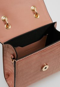 Topshop Handväska - nude