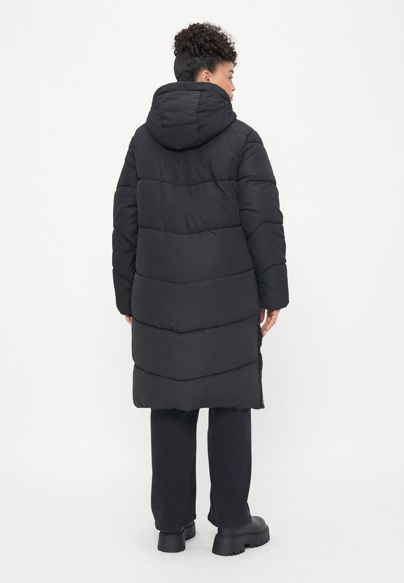 ONLY Carmakoma CARMAGGI LIFE LONG PUFFER Manteau d'hiver black