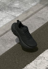 HURRICANE 25 - Chaussures de running sur route - triple black