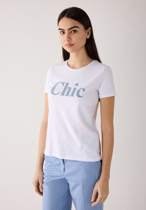 More & More MIT PERLENSCHRIFTZUG - Print T-shirt - white skyblue