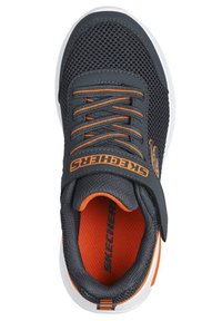 Skechers BOUNDER-TECH - Baskets basses - charcoal orange synthetic / textile / trim