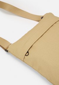 Carhartt WIP NEWHAVEN SHOULDER BAG UNISEX - Torba preko tijela - sable