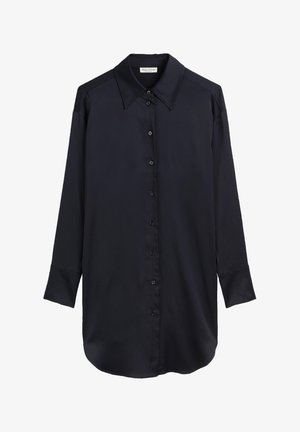 Ciemnoniebieska koszula z długim rękawem, wykonana z gładkiego materiału, z klasycznym kołnierzykiem, zapięciem na guziki oraz mankietami.