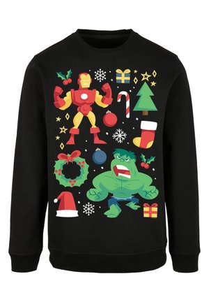 Svart hettegenser med et fargerikt grafisk trykk av Iron Man, Hulk og ulike juleelementer som ornamenter og en krans.