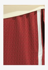 Vald, preloved ruby ivory