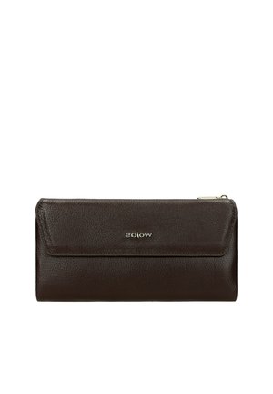 Ciemnobrązowy skórzany portfel z klapką i zamkiem błyskawicznym, z srebrnym logo marki umieszczonym na środku przedniej klapki.