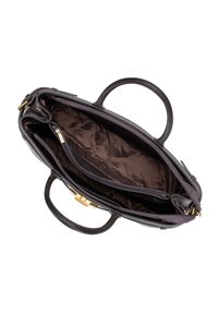 Borsa a tracolla nera in pelle testurizzata con hardware dorato, caratterizzata da un ampio interno foderato in satin marrone e doppi manici superiori.