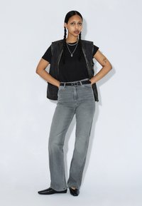 Unausgewählt, washed light grey used