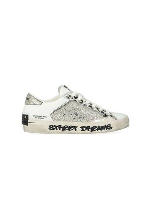 DISTRESSED IN GLITTER - Scarpe skate - bianco