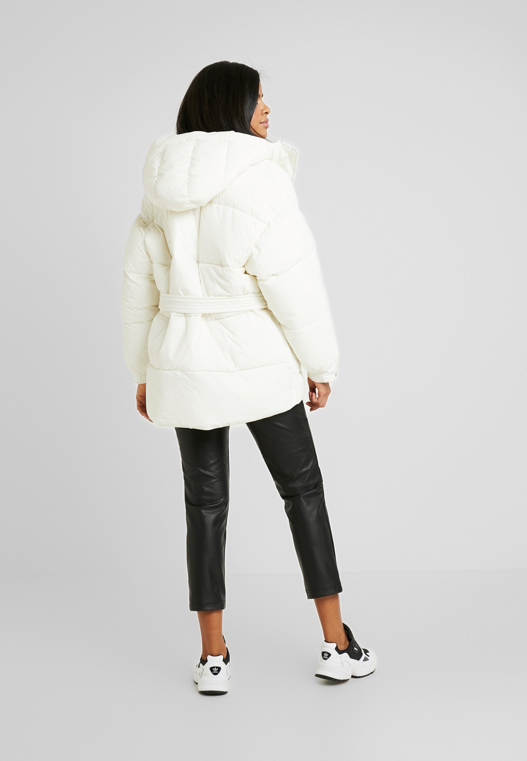 BELTED PUFFER JACKET Vinterjacka white BELTED PUFFER JACKET Vinterjacka white