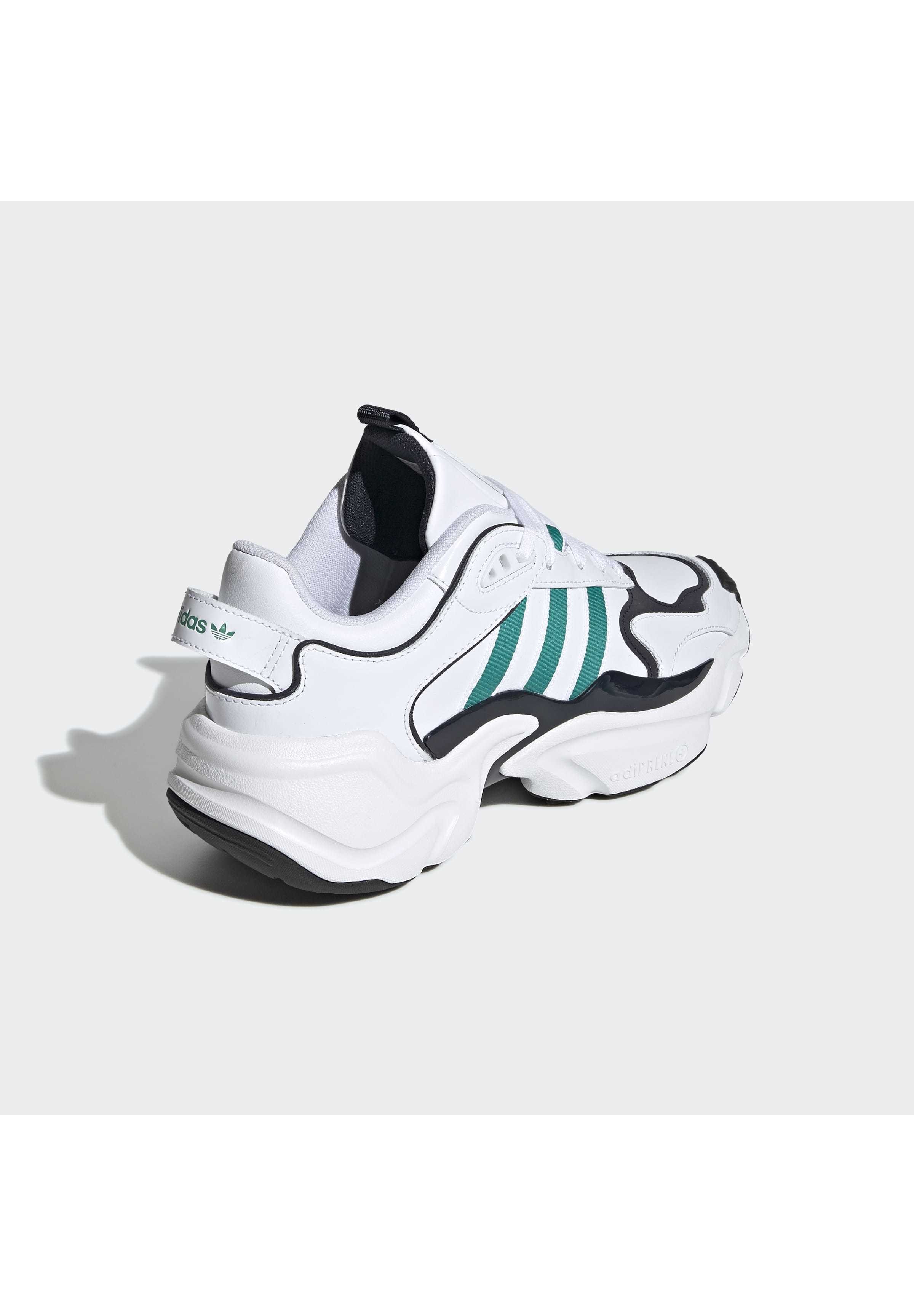adidas Originals MAGMUR RUNNER SHOES - Baskets basses - white/blanc -  ZALANDO.BE