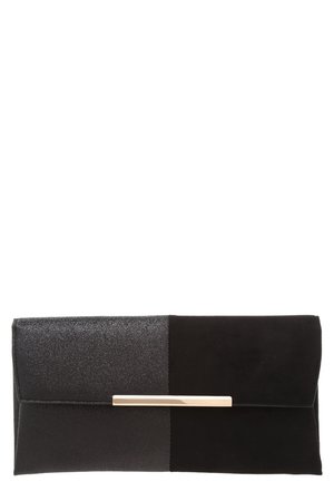 Pochette rectangulaire noire avec un côté gauche texturé, un côté droit lisse, et un fermoir à barre horizontale dorée au centre.