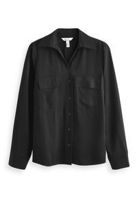 Černá košile na knoflíky s dlouhými rukávy, dvěma náprsními kapsami, límečkem a hladkou texturou. Vyrobeno z lehké látky.