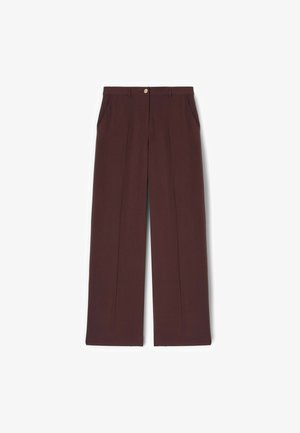 Pantalones marrón oscuro de pierna recta con bolsillos delanteros y cierre con botón en la cintura, colocados planos sobre un fondo blanco.