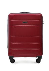 Roter Hartschalenkoffer mit vier schwarzen Drehrollen und schwarzem Griff oben, in der Mitte vorne mit der Marke "Wittchen" versehen.