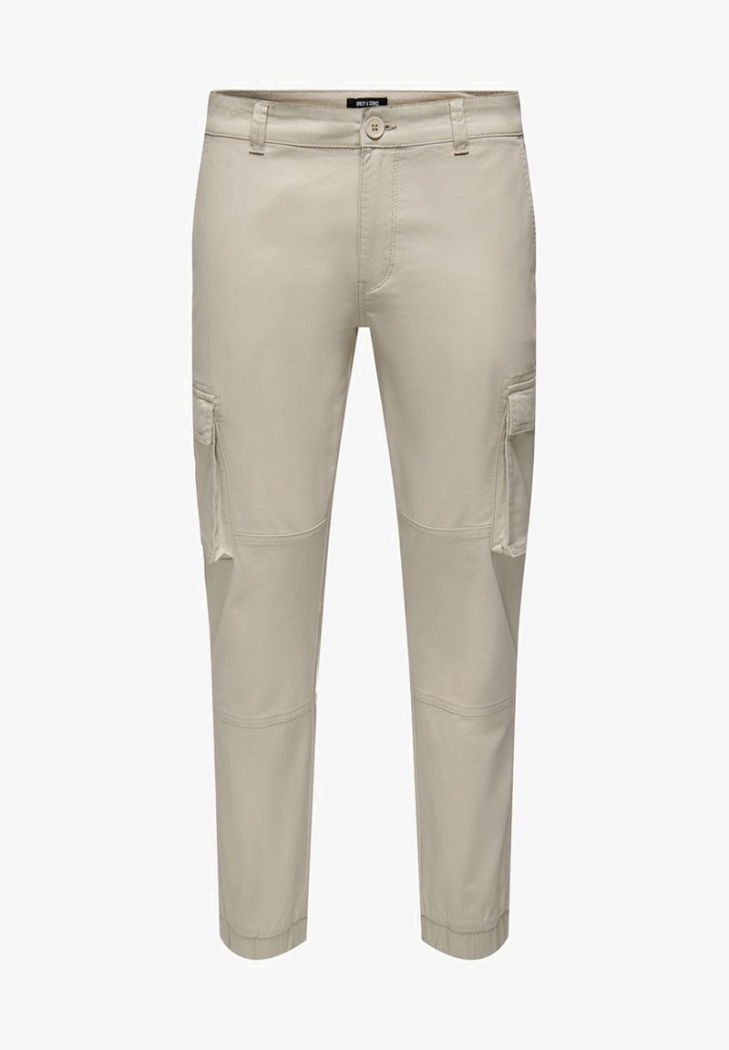 Beige cargobroek met een slim fit, gemaakt van lichtgewicht stof. Voorzien van zijzakken, een knoopsluiting en taps toelopende boorden.