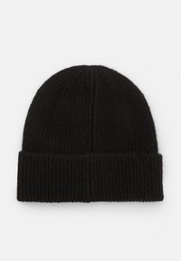 Cappello beanie lavorato a maglia nera con una texture a coste, dotato di un orlo ripiegato e un design semplice e funzionale. Adatto per il clima freddo.