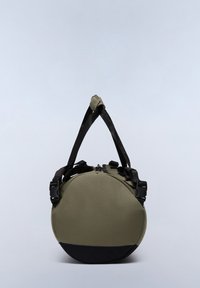 Sac rond de couleur olive avec un fond noir, en tissu texturé, doté de deux poignées noires, de fermetures en métal et d'une fermeture éclair sur le dessus.