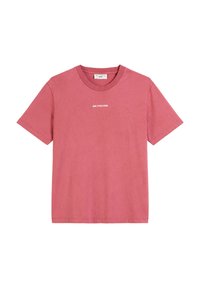 Roze katoenen t-shirt met een ronde hals en korte mouwen. Heeft een kleine witte logo-print gecentreerd op de borst. Zachte, gladde textuur.