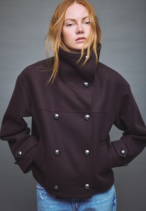 Stradivarius SOFT-TOUCH CROSSOVER HIGH NECK - Lichte jas - mottled brown