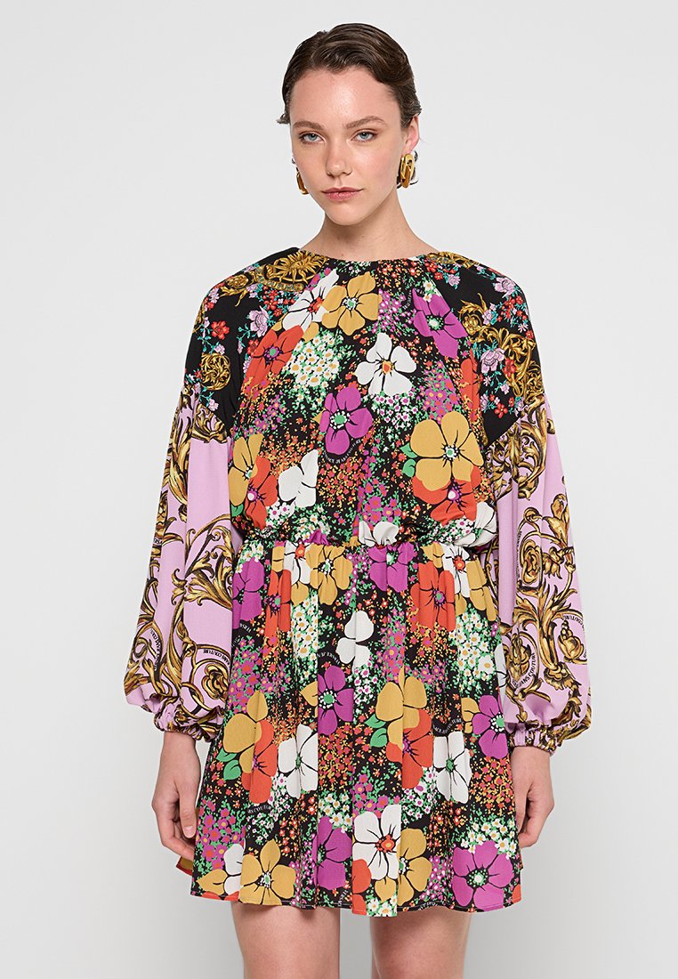 Versace Jeans Couture Jurk meerkleurig Versace Jeans Couture Jurk meerkleurig