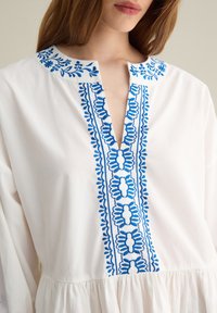 PIOMBO WITH EMBROIDERY - Vestito casual - white blue