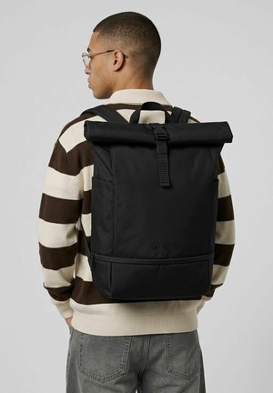 Sons of Aloha, ROLLTOP RUCKSACK MIT SCHUHFACH NALU UNISEX - Zaino - reflective-schwarz