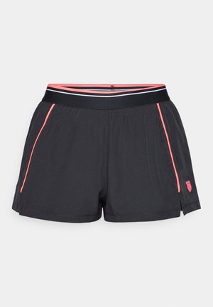 Czarne sportowe szorty z szerokim pasem, ozdobione wielokolorowymi paskami. Zawierają różowe akcenty wzdłuż bocznych kieszeni i u dołu.