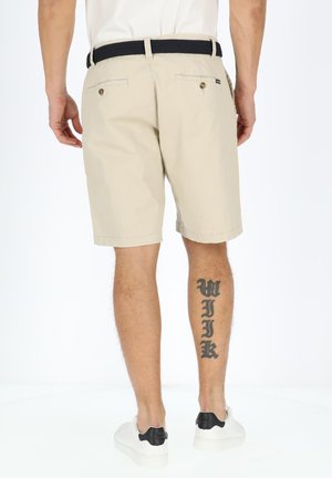 CHINO SHORTS - Shorts - sand