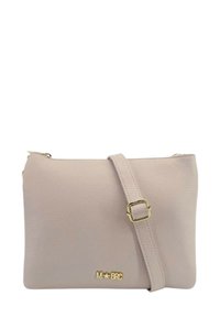 Borsa a tracolla in pelle rosa chiaro con chiusura con zip, tracolla regolabile e dettagli in metallo dorato, caratterizzata da un logo minimale.