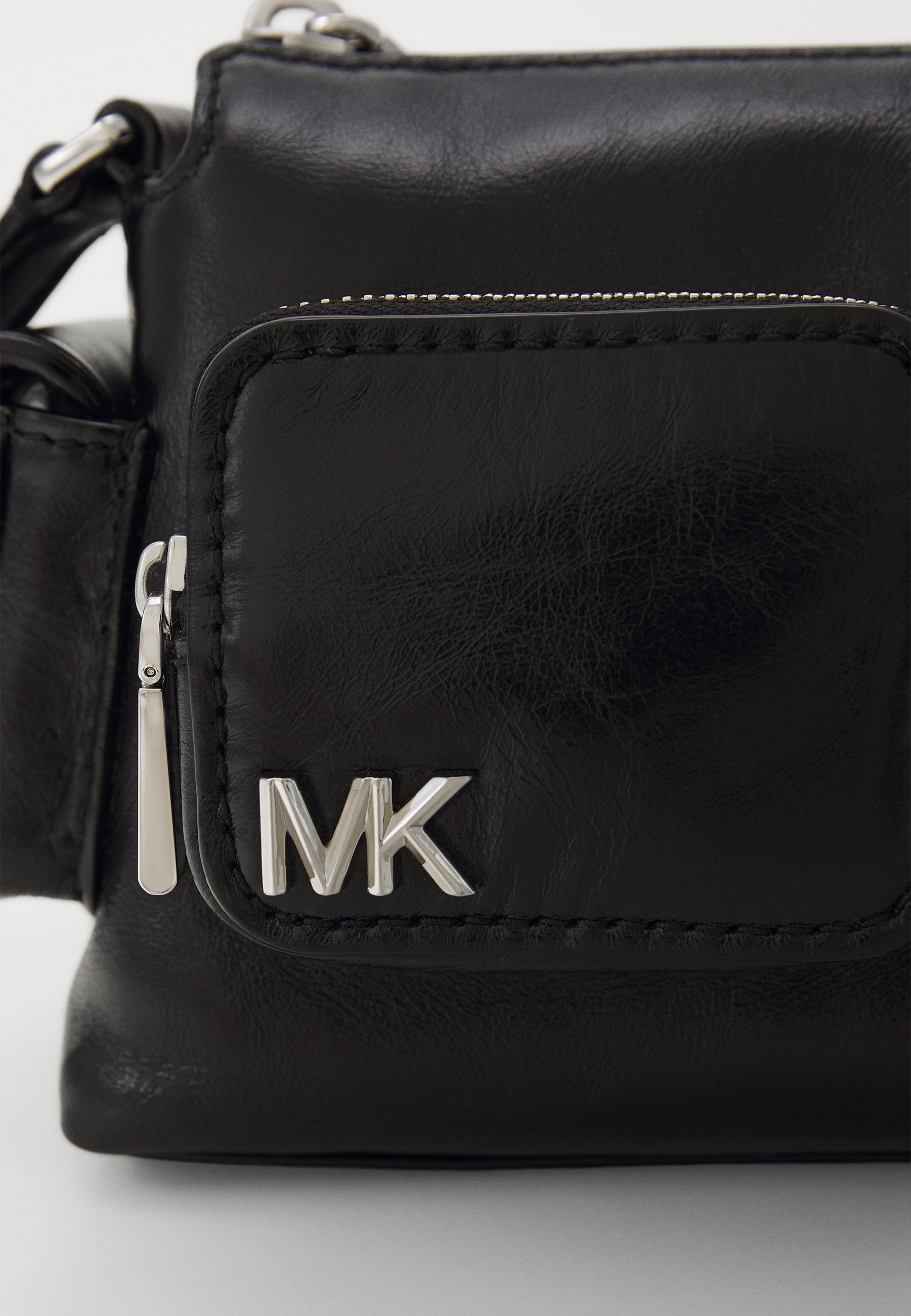 MＫT　レディース　BLK M MICHAEL Michael Kors DAKOTA - Geantă crossbody - black/negru