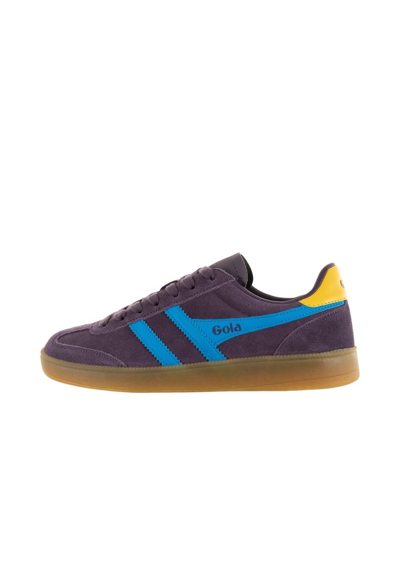 Gola sneakers in dark purple suede with blue stripes, featuring a yellow heel accent and a gum rubber sole. Classic low-top design.