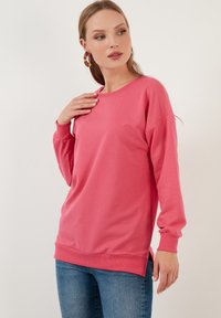 LELA CREW NECK - Sportska majica - fuchsia