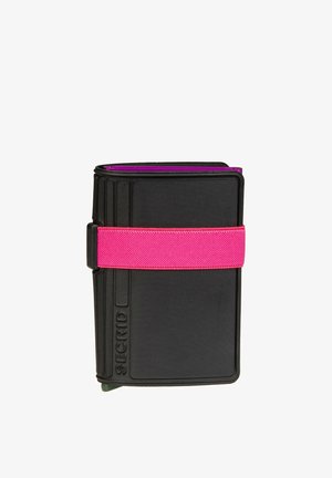 Kompakte schwarze Kartenhalter-Brieftasche mit leuchtend pinkem Elastikband und lilafarbenem Innenfutter, mit Secrid-Logo auf der Vorderseite.