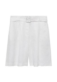 Shorts en lin blanc avec une jambe large, une taille haute et une ceinture assortie. La texture semble douce et légère.