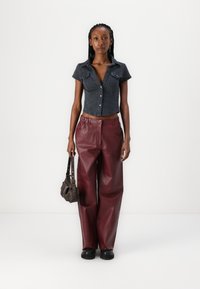 BDG Urban Outfitters POLLY SHIRT - Blusa com botões - black